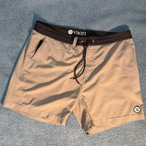 Vuori Bahia board shorts in Grey